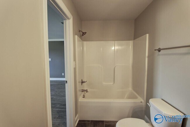Building Photo - 17212 Stonegate Dr