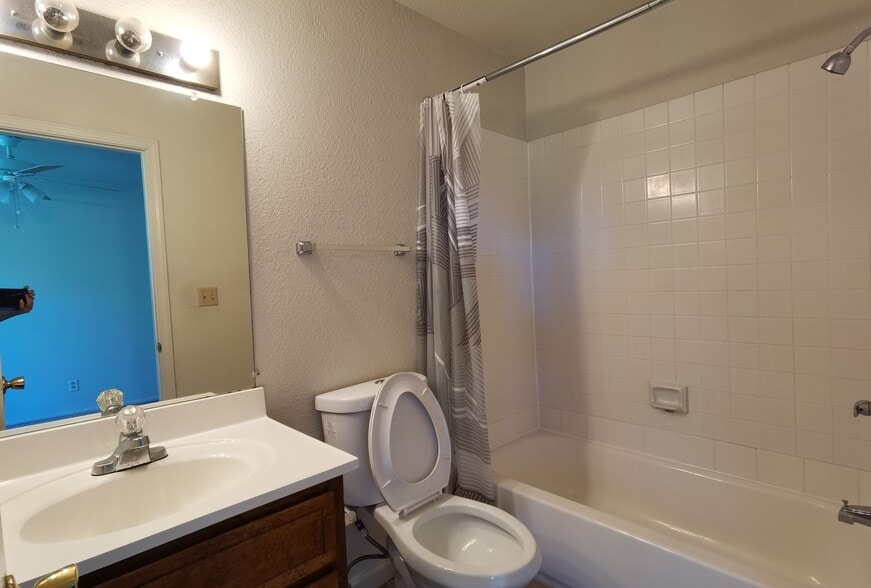 Bath Room 2 - 396 S 11th St