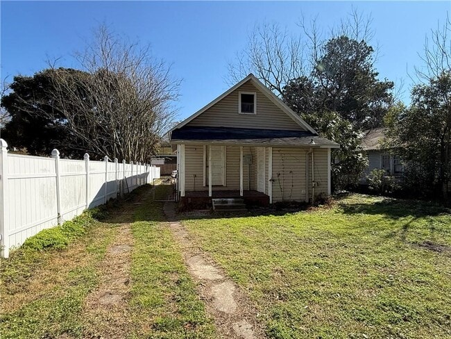 Building Photo - 125 Garnett Ave