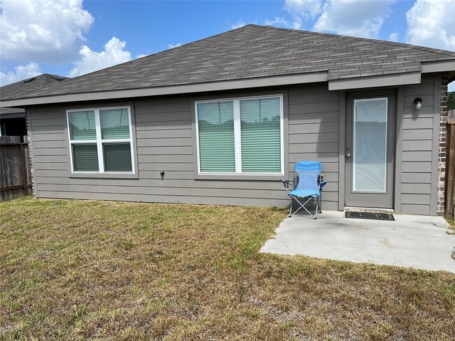 Building Photo - 24203 Saddlestone Green Dr