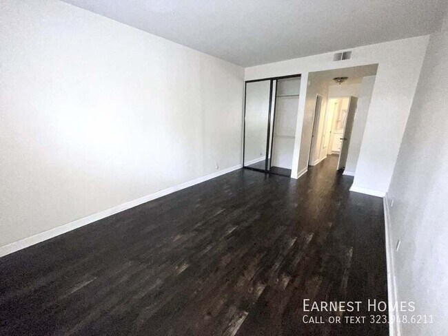 Building Photo - 3480 Barham Blvd