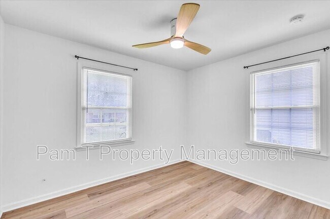 Building Photo - 229 Chatham St