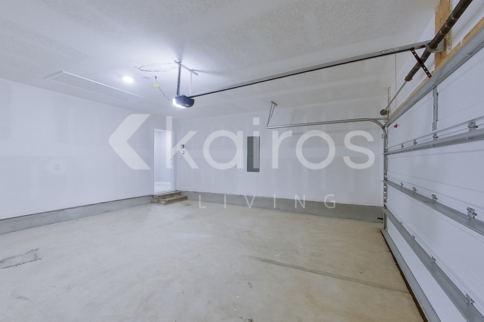 Building Photo - 112 Swallowtail Ln