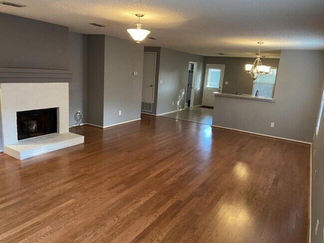 Building Photo - 4603 Courtside Dr