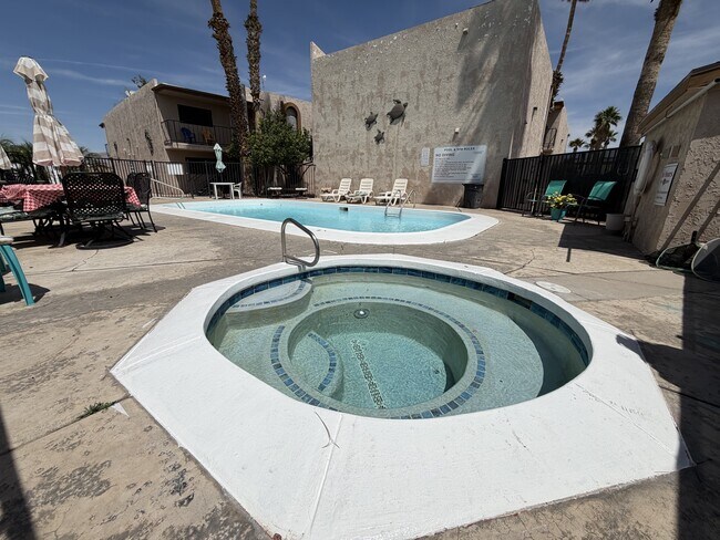 Building Photo - 1280 Mohave Dr