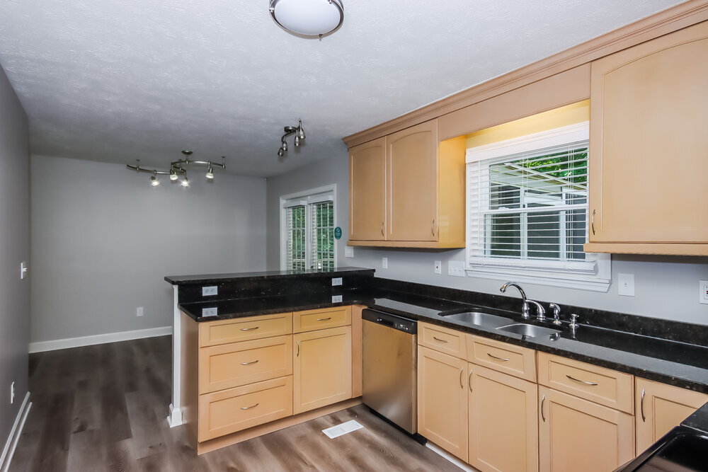 Building Photo - 917 Oakridge Dr