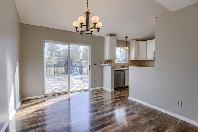 Building Photo - 15405 Fillmore Cir