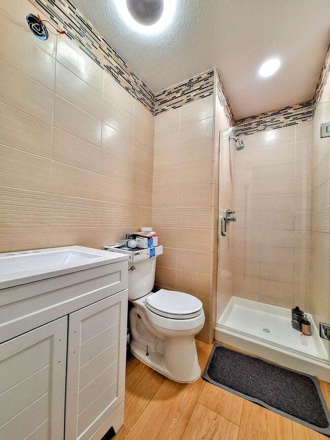 Building Photo - Beautifully Remodeled 3bd Single Story House: Everything Brand New!