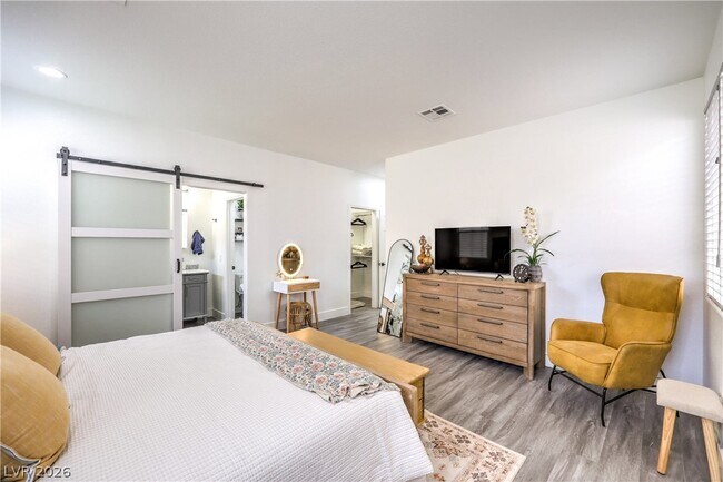Building Photo - 10762 Flame Vine Ct