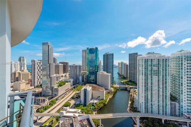 Building Photo - 350 S Miami Ave
