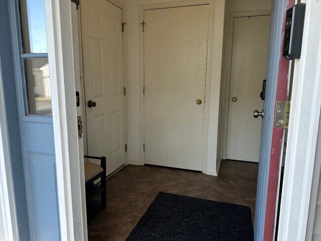 Building Photo - 542 Timber Dr