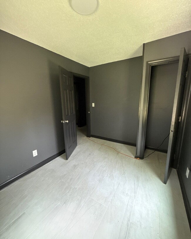 Building Photo - Fully Renovated 4BR Home in Midtown Memphis – Section 8 Welcome