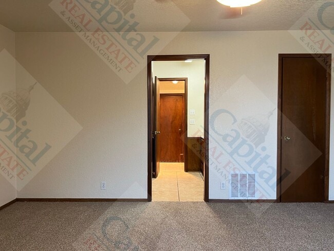 Building Photo - 6717 W Britton Rd