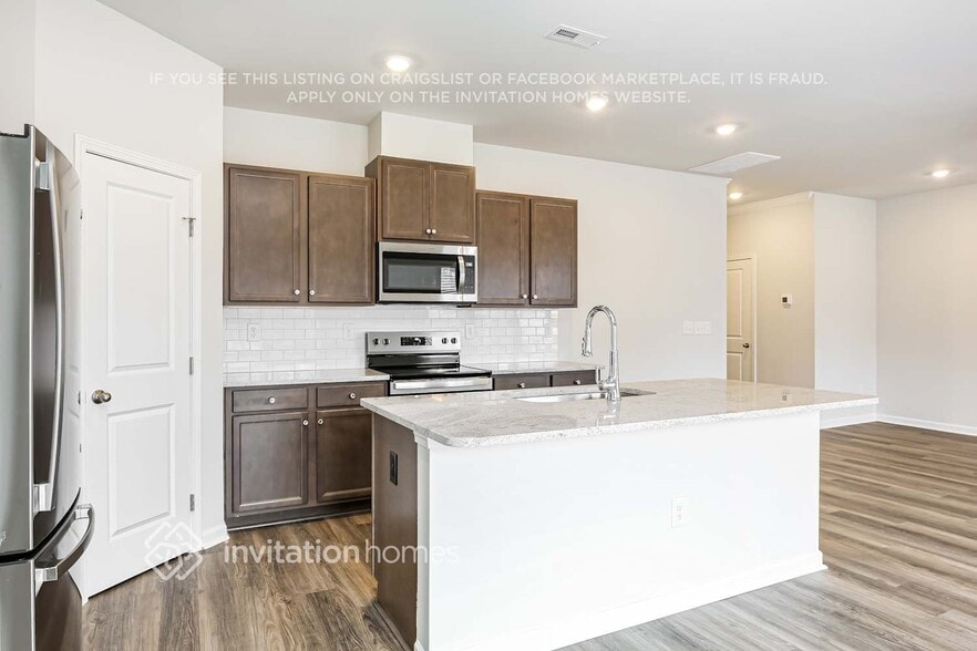 Building Photo - 3992 Zepelin Wy