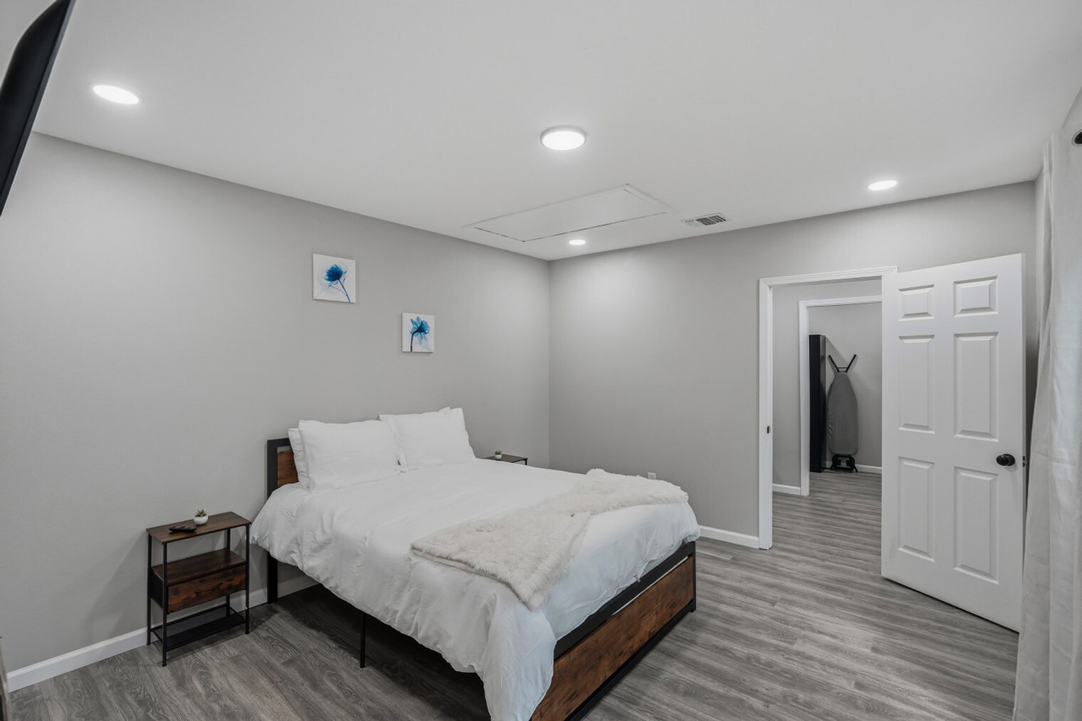 Building Photo - 2306 E Houston St