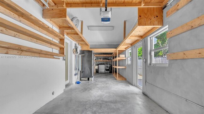 Building Photo - 2900 SW 92nd Ave