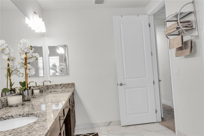 Building Photo - 7314 Estero Dr