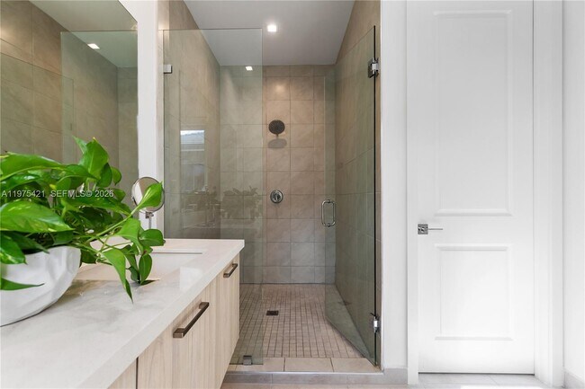 Building Photo - 4301 NW 81st Ct