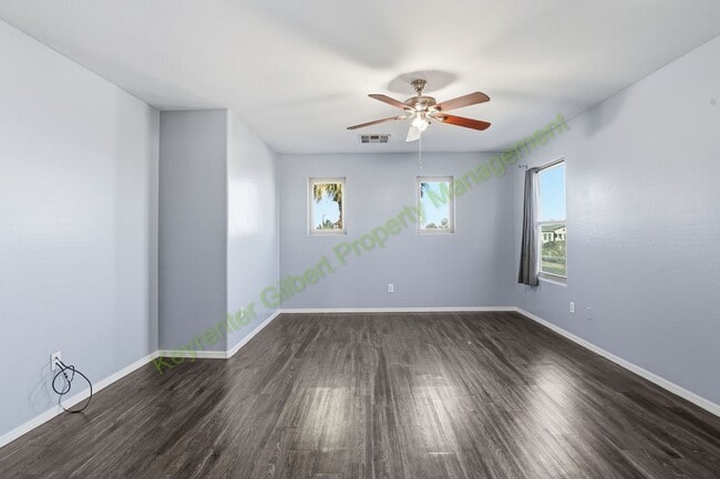 Building Photo - Corner Lot Gilbert Home with Modern Comforts in a Prime Location