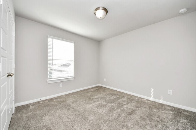 Building Photo - 4414 Silvergrass Ln