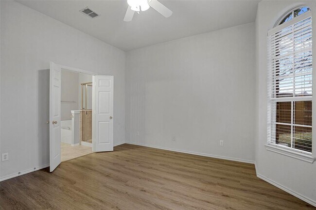Building Photo - 7907 Rosebriar Ln