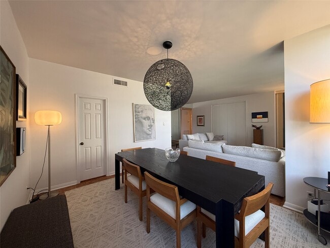 Building Photo - 15 Greenway Plz