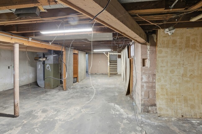 Building Photo - 2310 Jerome St