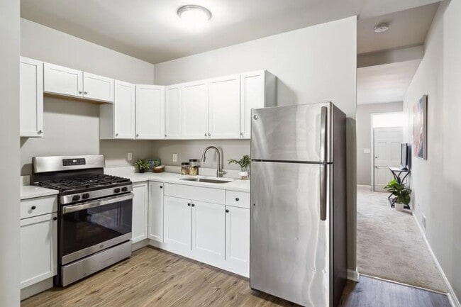 Primary Photo - 220 N Collington Ave
