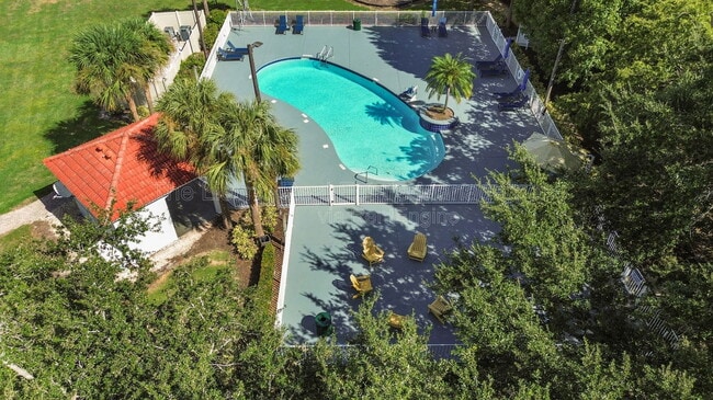 Building Photo - 2954 Sadina St