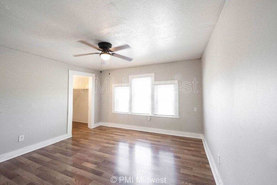 Building Photo - 445 W 29th St