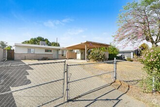 Building Photo - Great Property Located in Colton near scho...