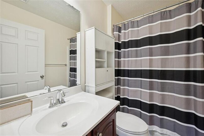 Building Photo - 1005 Autumn Woods Dr