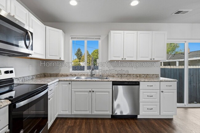 Building Photo - 14412 E Heroy Ln