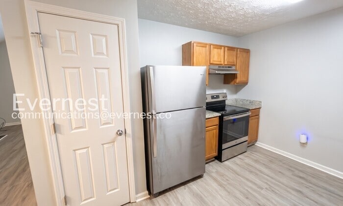 Building Photo - 1311 Birch Ct