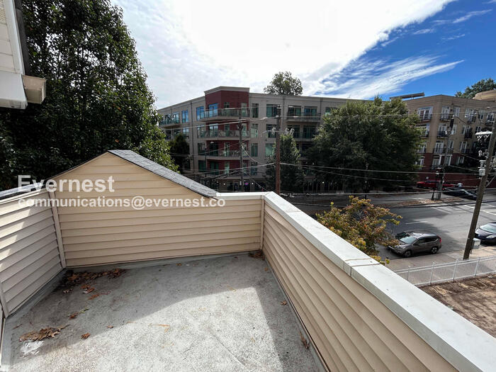 Building Photo - 1050 Piedmont Ave NE