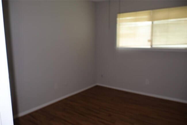Building Photo - 12907 Maxfield Dr