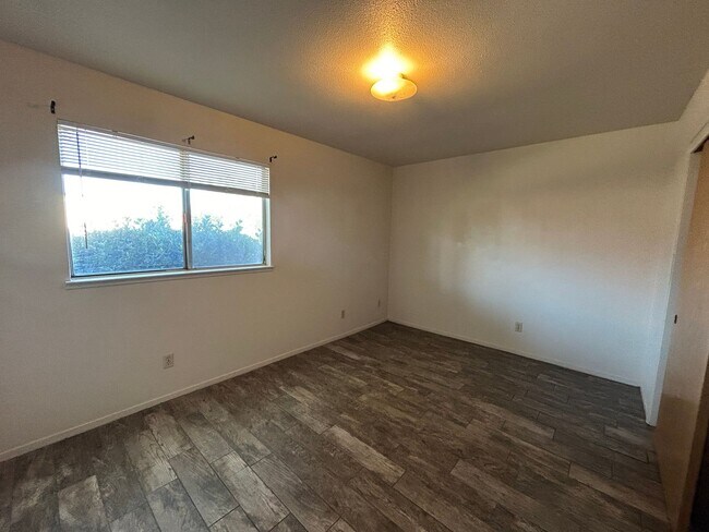 Building Photo - Gated community - Water, Garbage & Sewer I...