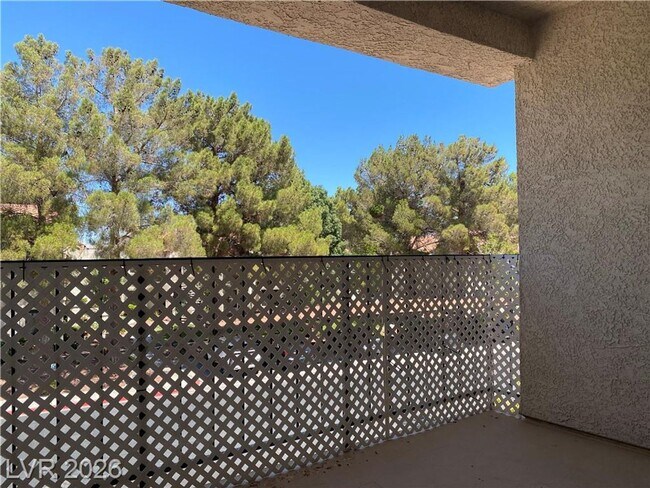 Building Photo - 4805 Nara Vista Way