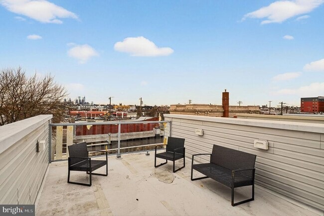 Building Photo - 2528 E Albert St