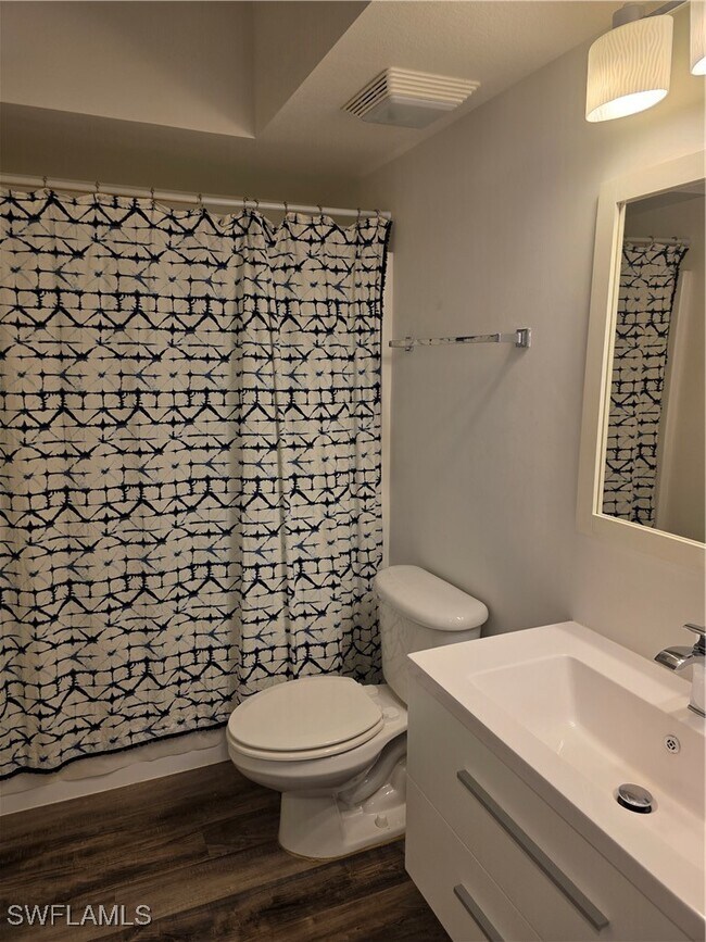 Building Photo - 4940 Cougar Ct S