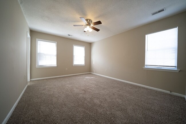 Building Photo - Two story -3 BR  2 1/2 Ba - (1/2 mo offer- See below)