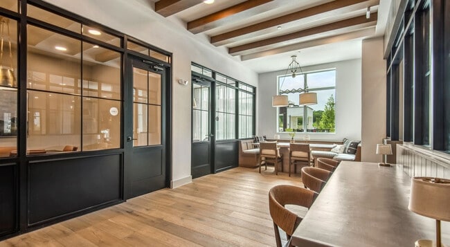 Building Photo - 1301 Leah Ave