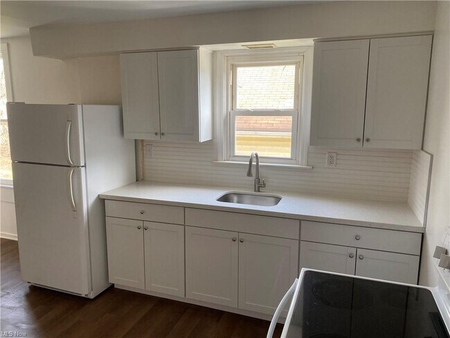 Building Photo - 326 Orr St