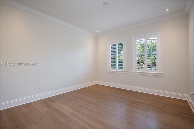 Building Photo - 680 Destacada Ave