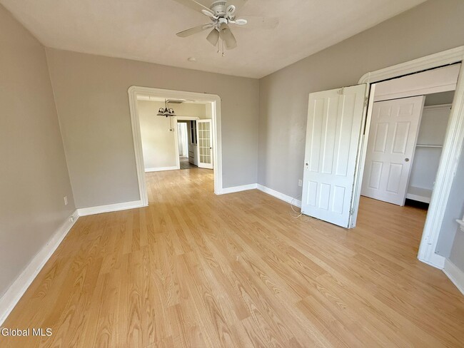 Building Photo - 1017 Hegeman St