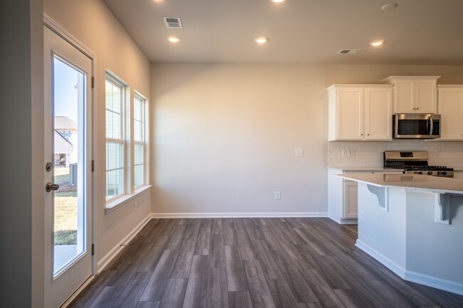 Building Photo - Stunning New Smart Home Palisades Area!