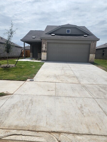 Building Photo - 15013 Bushwacker Wy