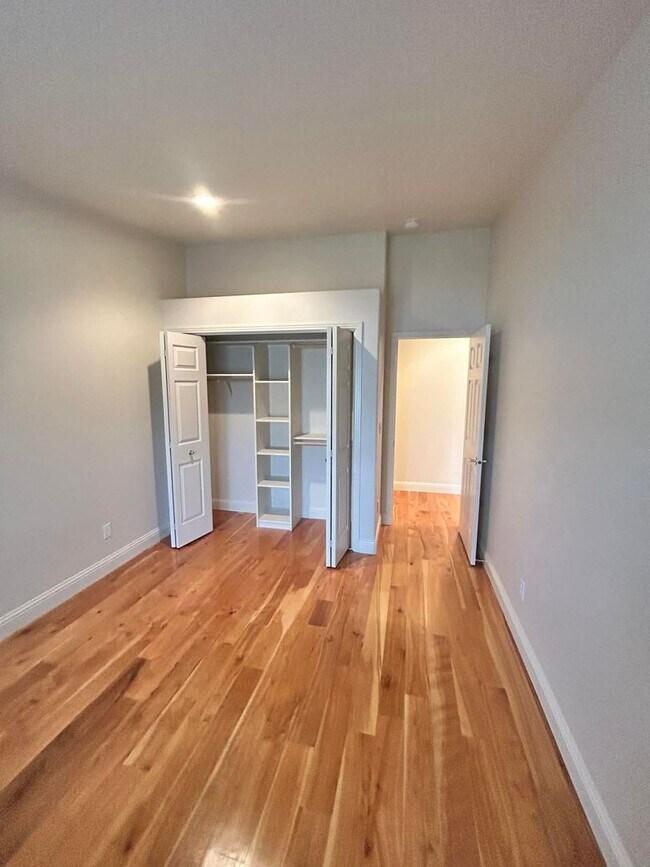 Building Photo - Spacious Duplex with 3-Car Garage & Private Patio!