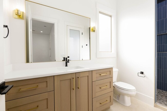 Building Photo - Beautiful single story with 4 bedrooms close to Crimson High School