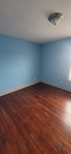 Building Photo - 162 Urban Ave